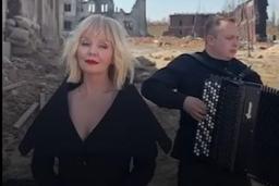 Пригожин заявил о травле Валерии за песню на фоне руин