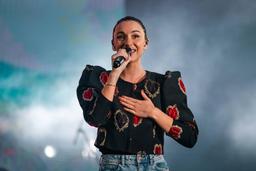 Певица Mia Boyka запретила мужчинам розовый цвет