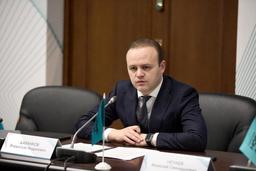 Вице-спикер Госдумы предложил давать скидки на места для поцелуев