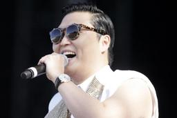 Автора хита Gangnam Style задержали в Южной Корее