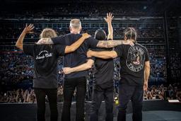 Как Metallica чуть не распалась и победила пиратов