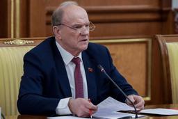 Зюганов назвал «гадостью» сериал Кончаловского о революции