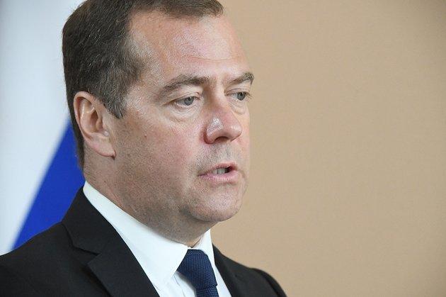 Медведев пригрозил Украине ударами возмездия
